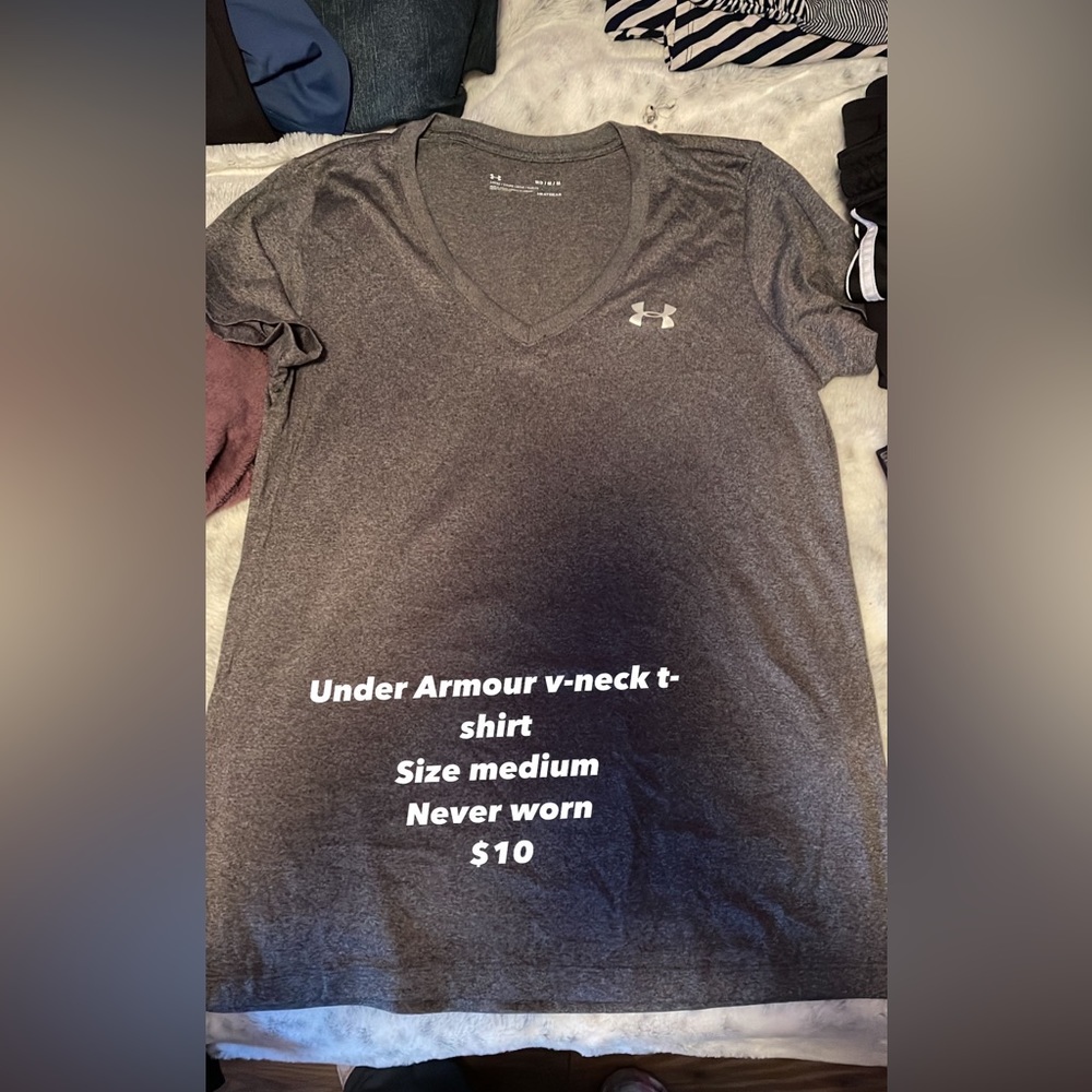 Under Armour size M V-Neck T-Shirt